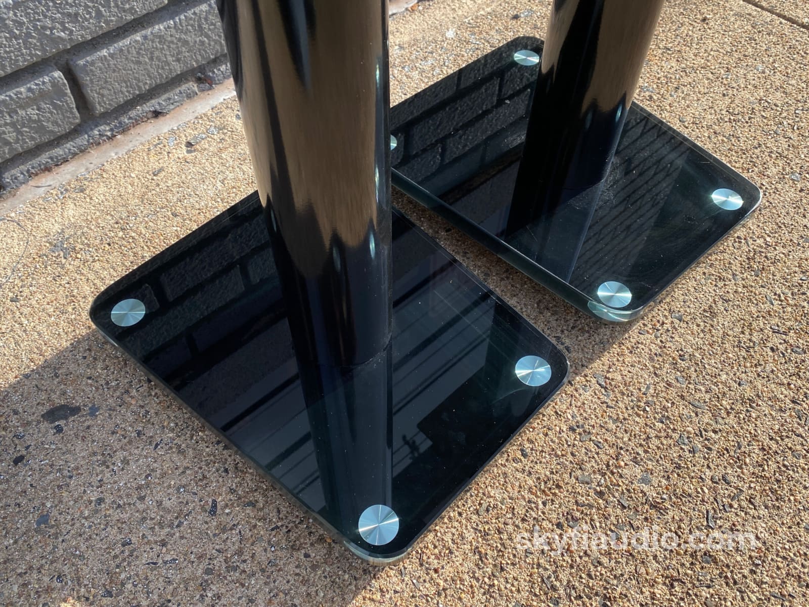 Speaker Stands - Matching A Wide Variety Of Interior Designs Accessory