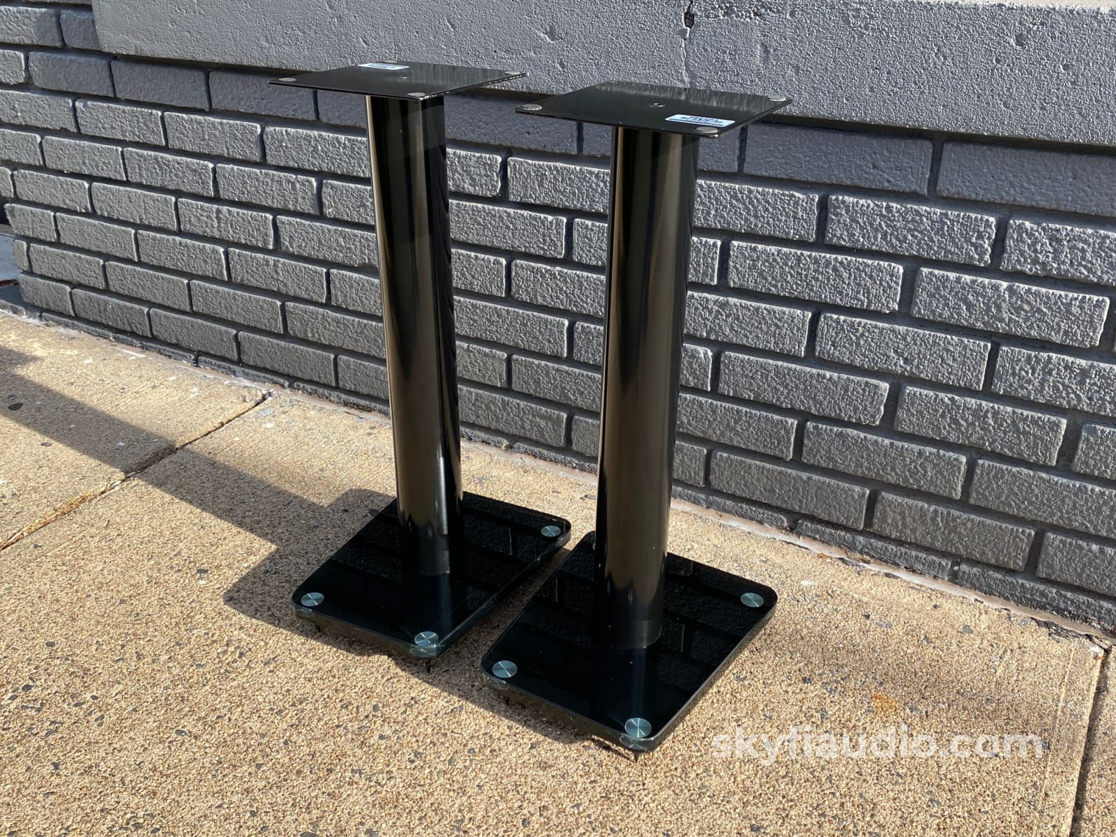 Speaker Stands - Matching A Wide Variety Of Interior Designs Accessory