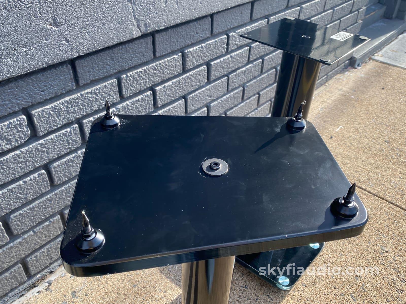 Speaker Stands - Matching A Wide Variety Of Interior Designs Accessory