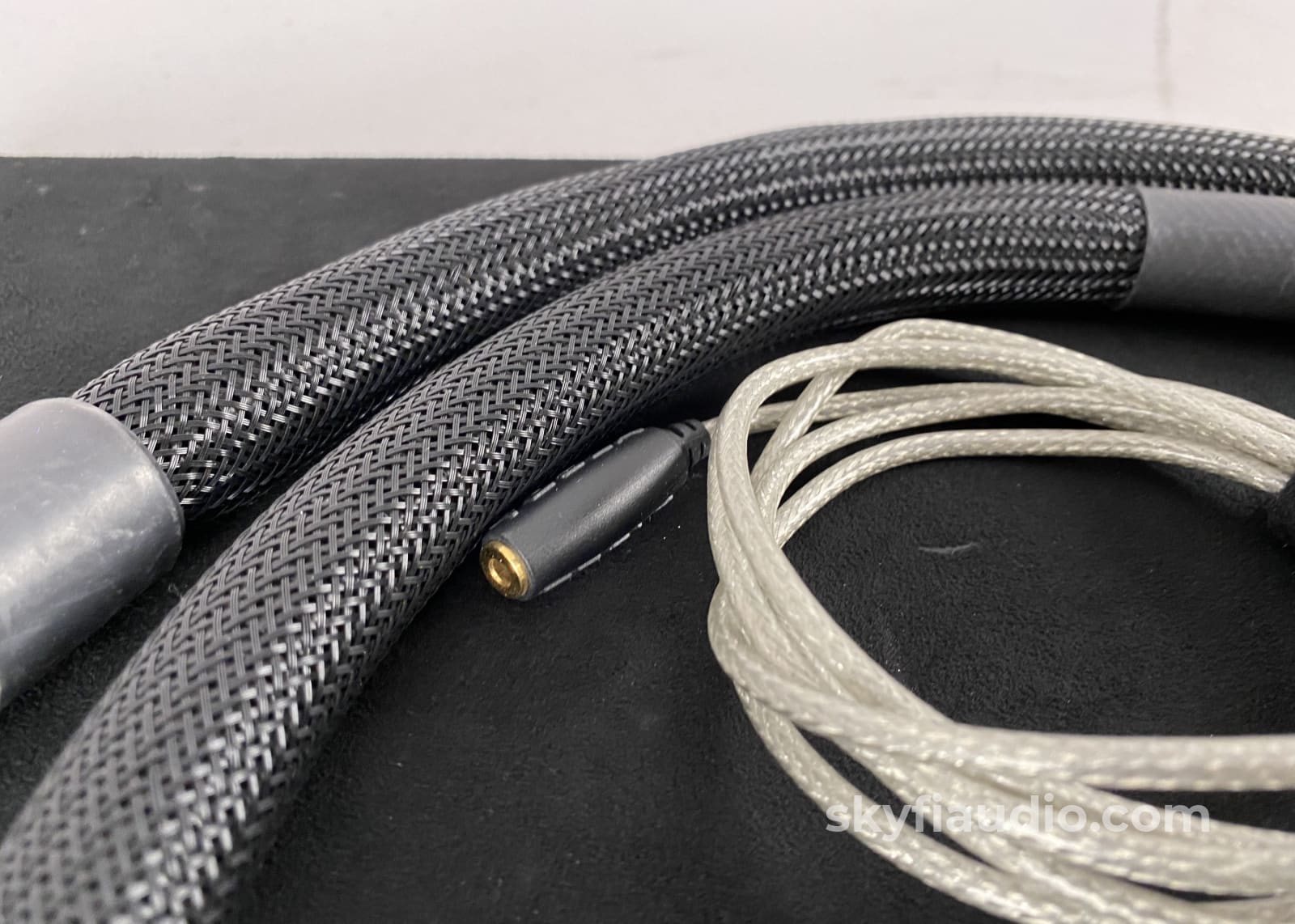 Synergistic Research - Tesla T2 Power Cable With Supply 5Ft Cables