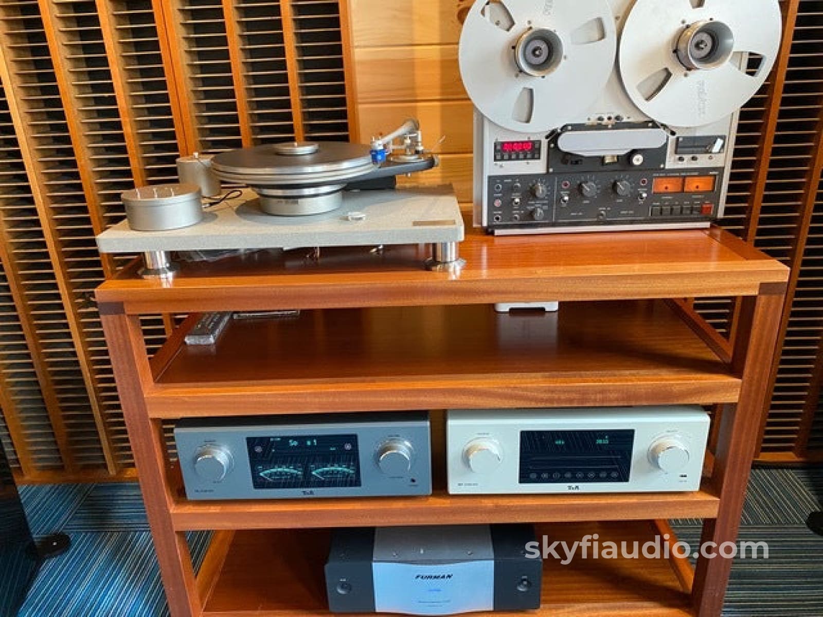 T+A Hifi - Esoteric Modern & Vintage System Skyfi Curated