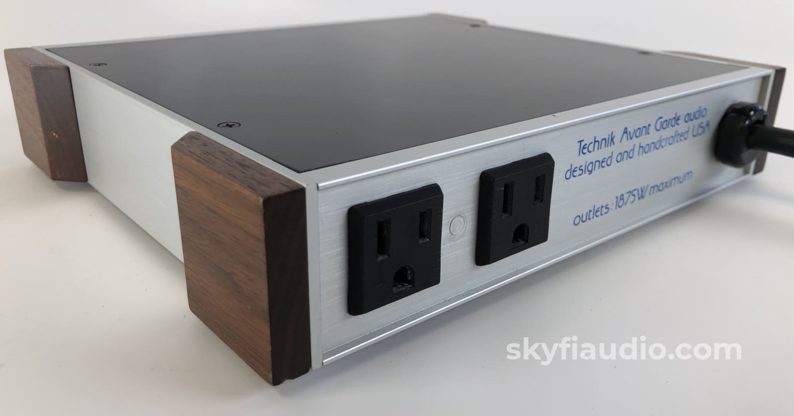 Tag (Technik Avant Garde) Audio Powerline Purifier - Silver Chassis (1 Of 2) Power Conditioner