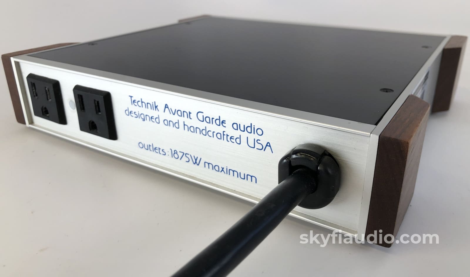 Tag (Technik Avant Garde) Audio Powerline Purifier - Silver Chassis (2 Of 2) Power Conditioner