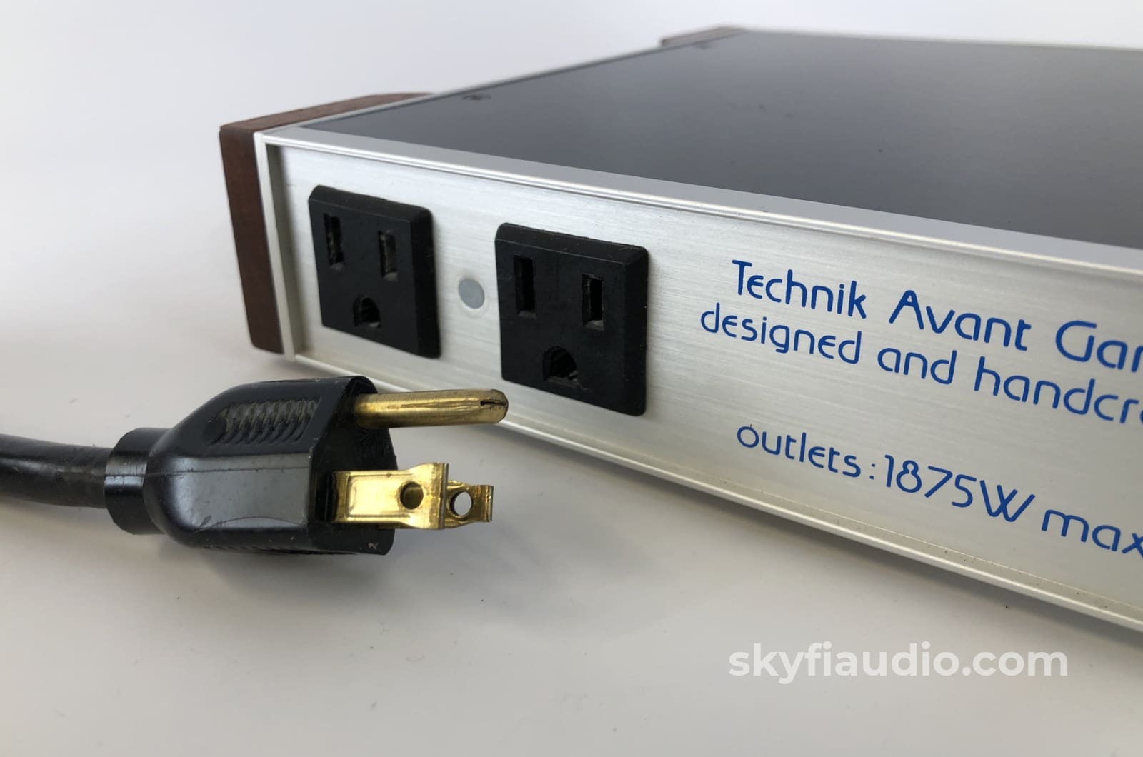 Tag (Technik Avant Garde) Audio Powerline Purifier - Silver Chassis (2 Of 2) Power Conditioner