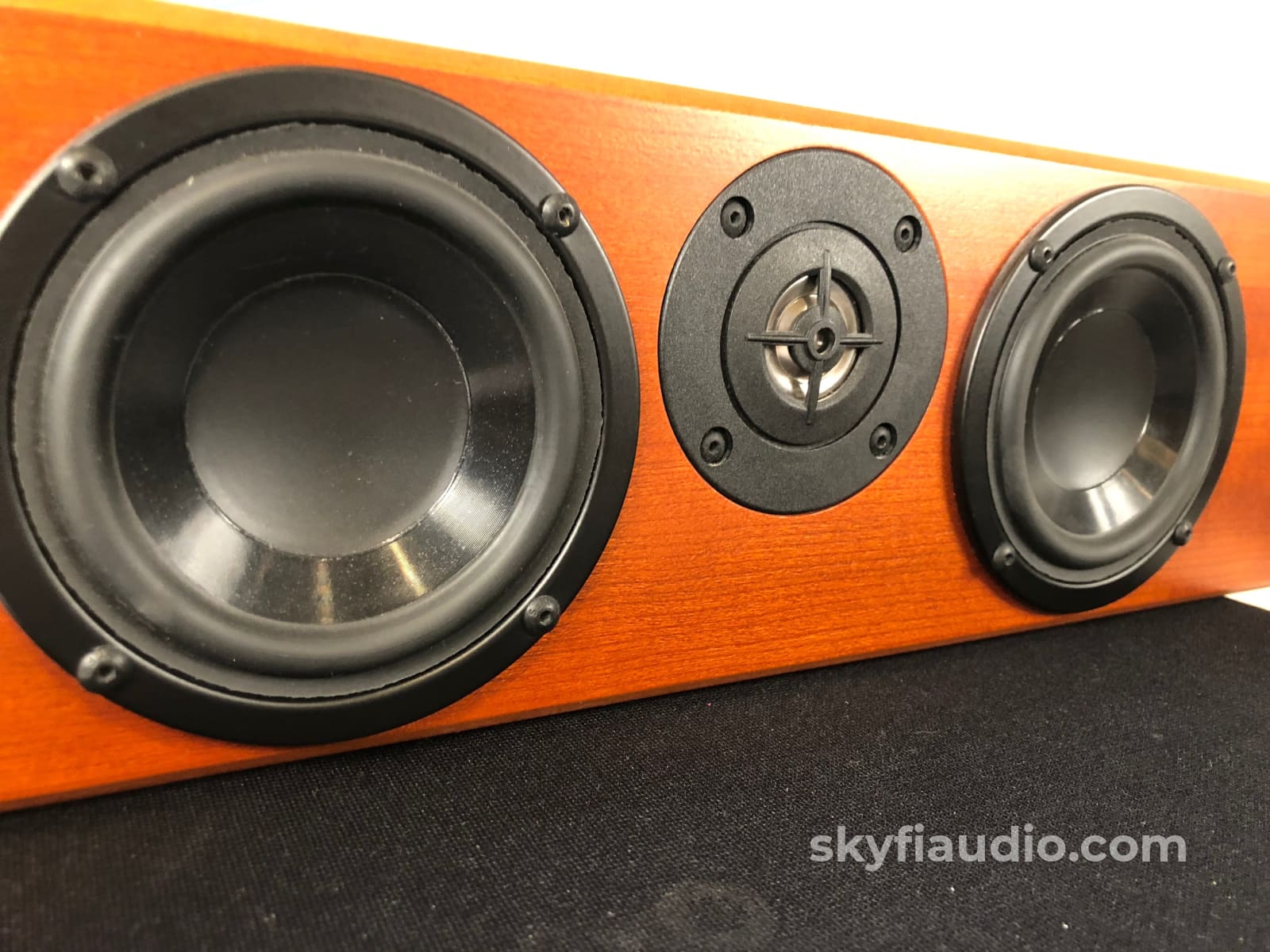 Totem Dreamcatcher Center Channel Speaker - Like New Gorgeous Mahogany Finish Speakers