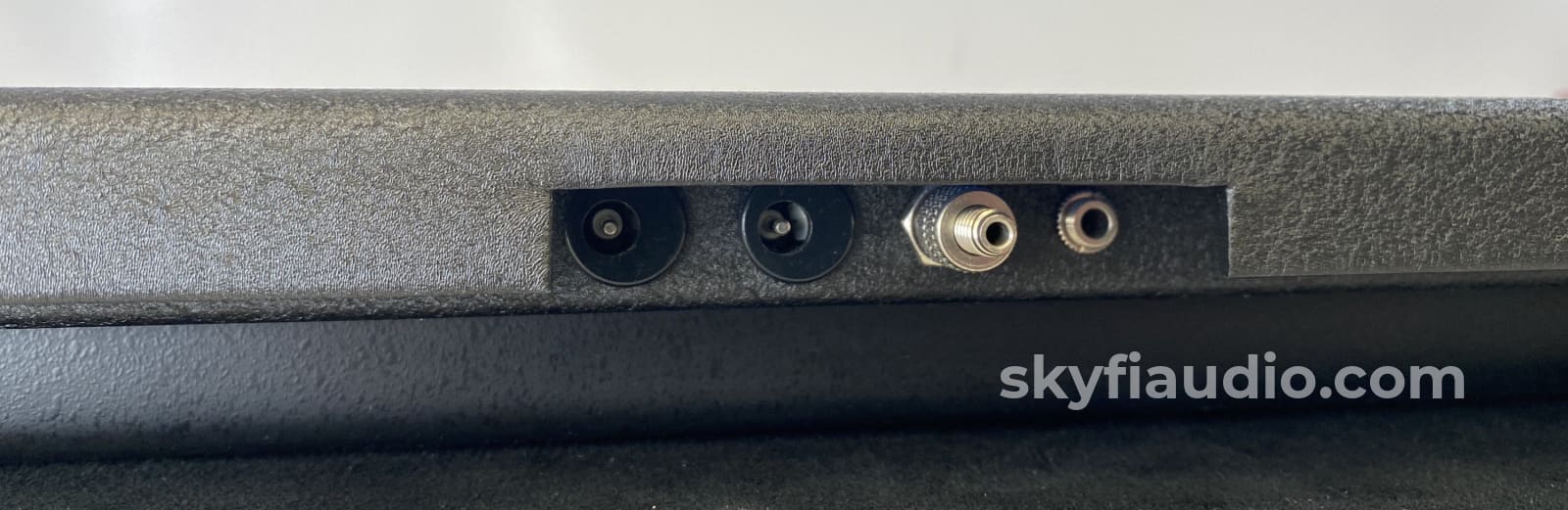 Townsend Audio - The Seismic Sink Isolation Stand With Pump Accessory