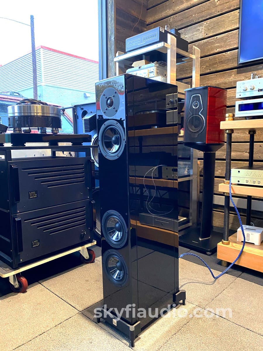 Vienna Acoustics Beethoven Baby Grand Speakers In Gloss Black With Boxes