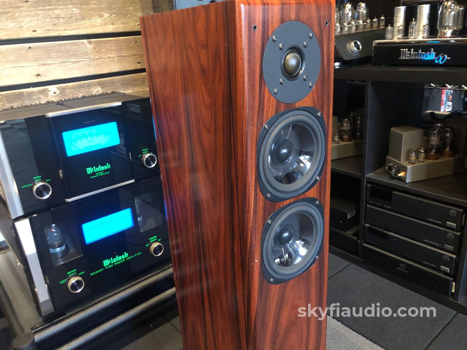 Vienna Acoustics Mozart Floorstanding Loudspeakers - Gorgeous Finish Speakers