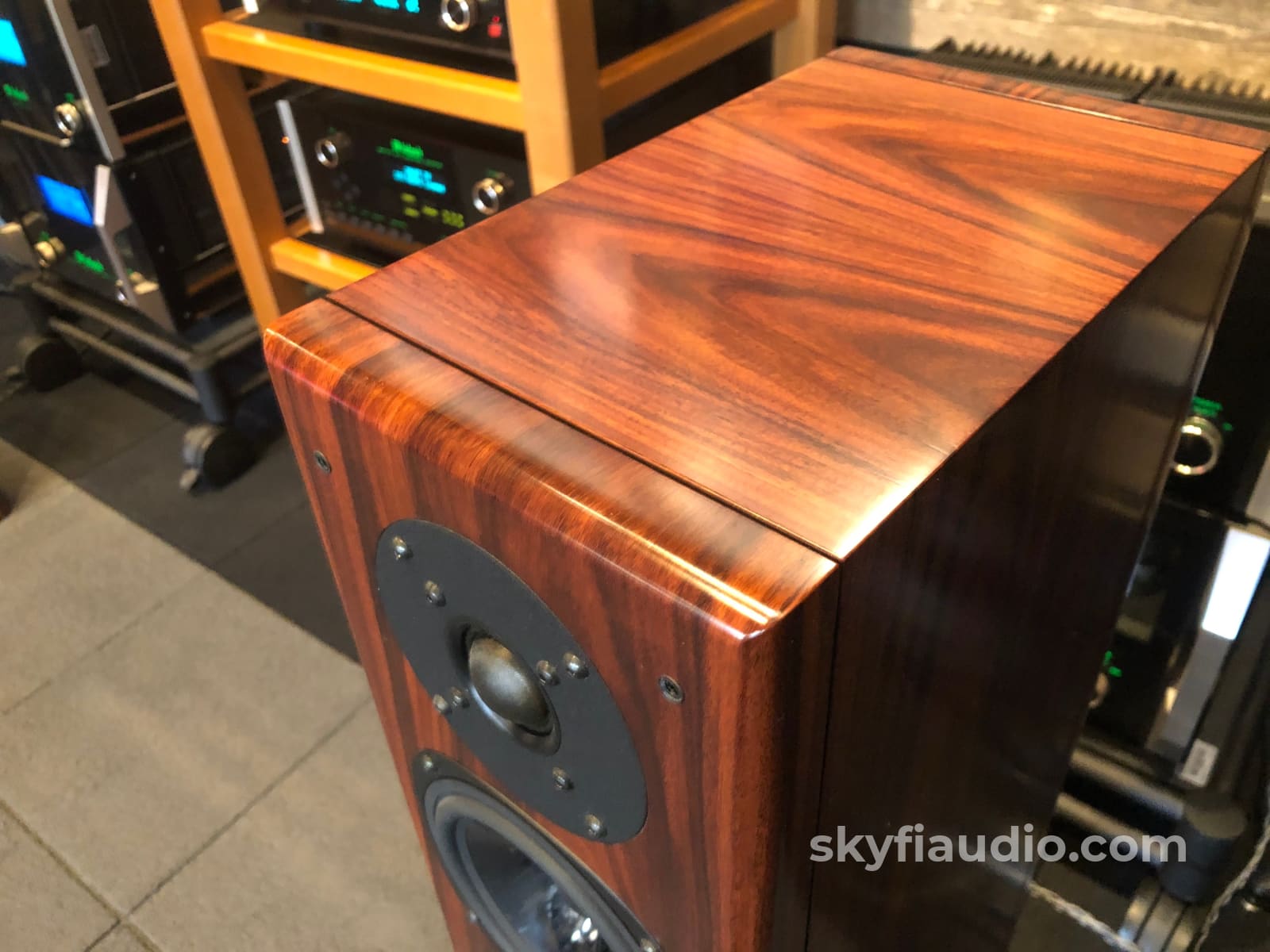 Vienna Acoustics Mozart Floorstanding Loudspeakers - Gorgeous Finish Speakers