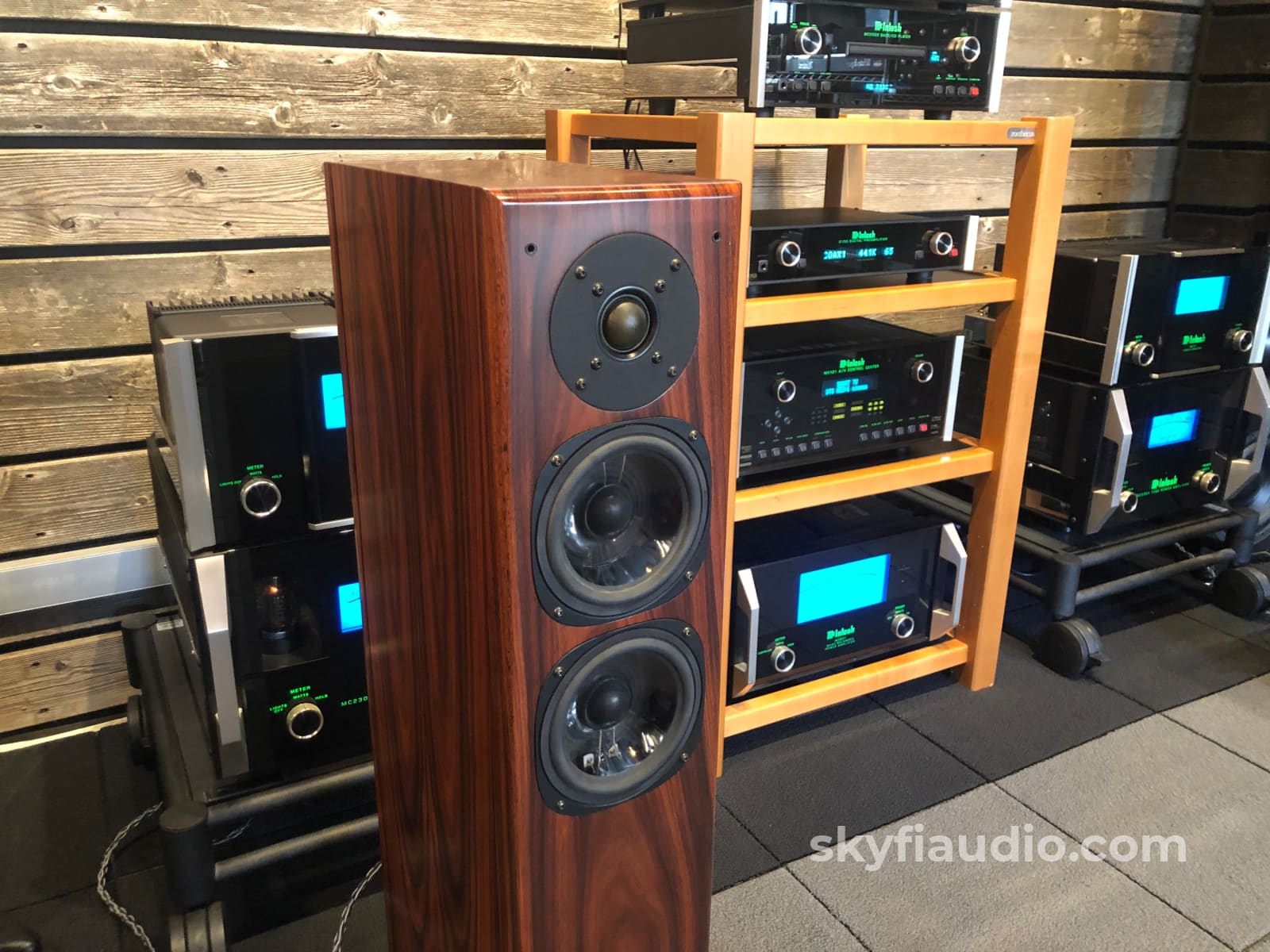 Vienna Acoustics Mozart Floorstanding Loudspeakers - Gorgeous Finish Speakers