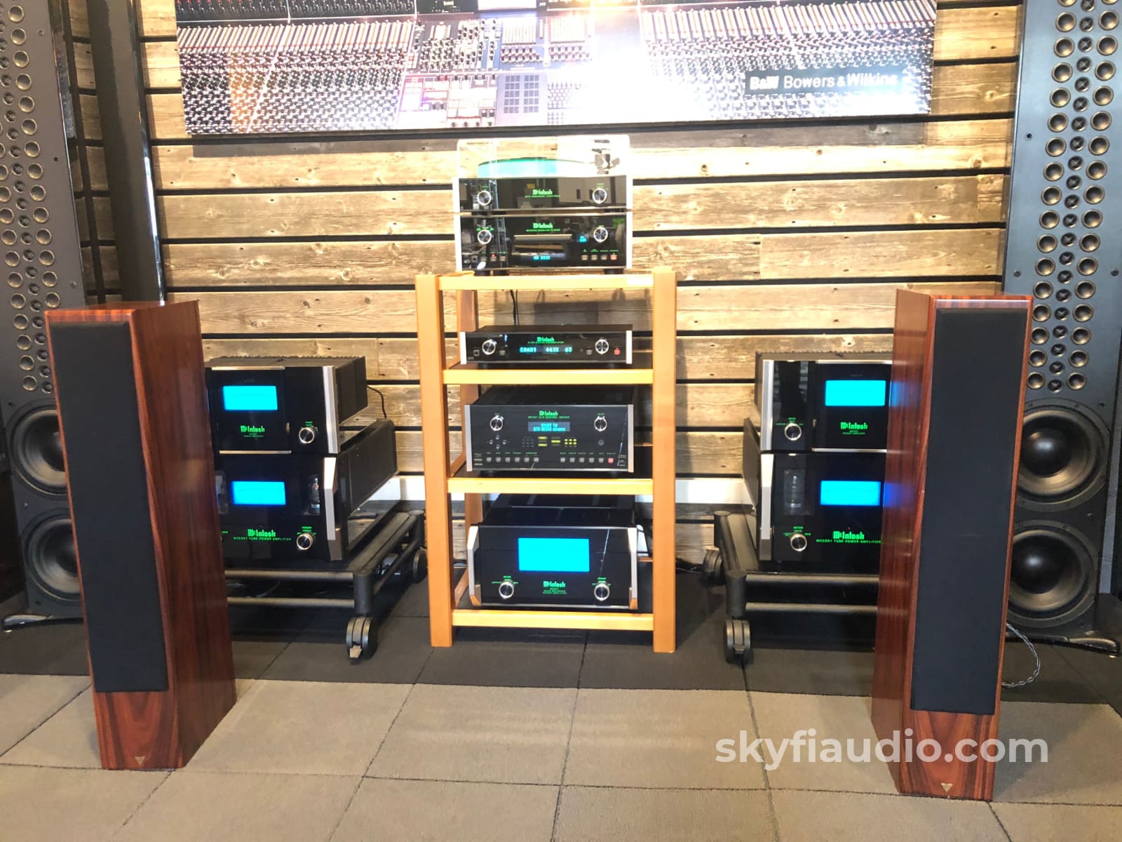 Vienna Acoustics Mozart Floorstanding Loudspeakers - Gorgeous Finish Speakers