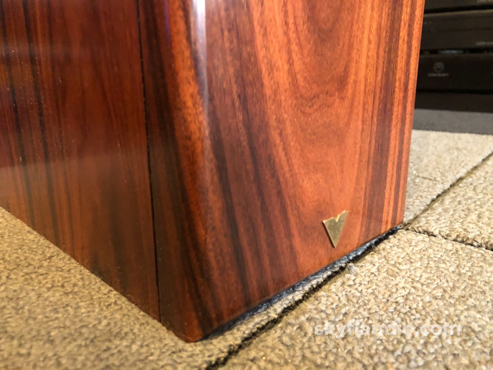 Vienna Acoustics Mozart Floorstanding Loudspeakers - Gorgeous Finish Speakers