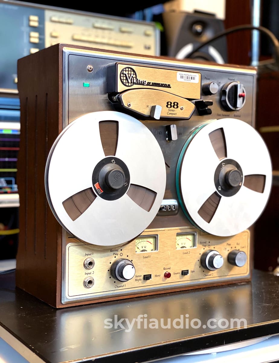 An Antique Reel Tape Recorder from the 1960s Stock Image - Image