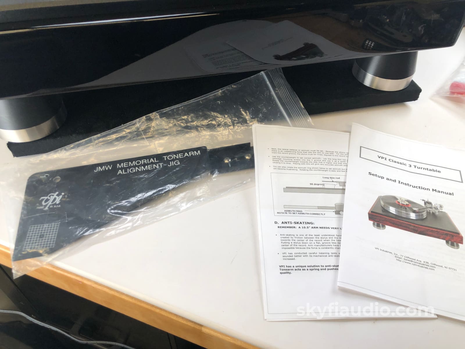 Vpi Classic 3 Turntable - With Jwm Memorial Arm And New Vpi/Grado Gold Cartridge