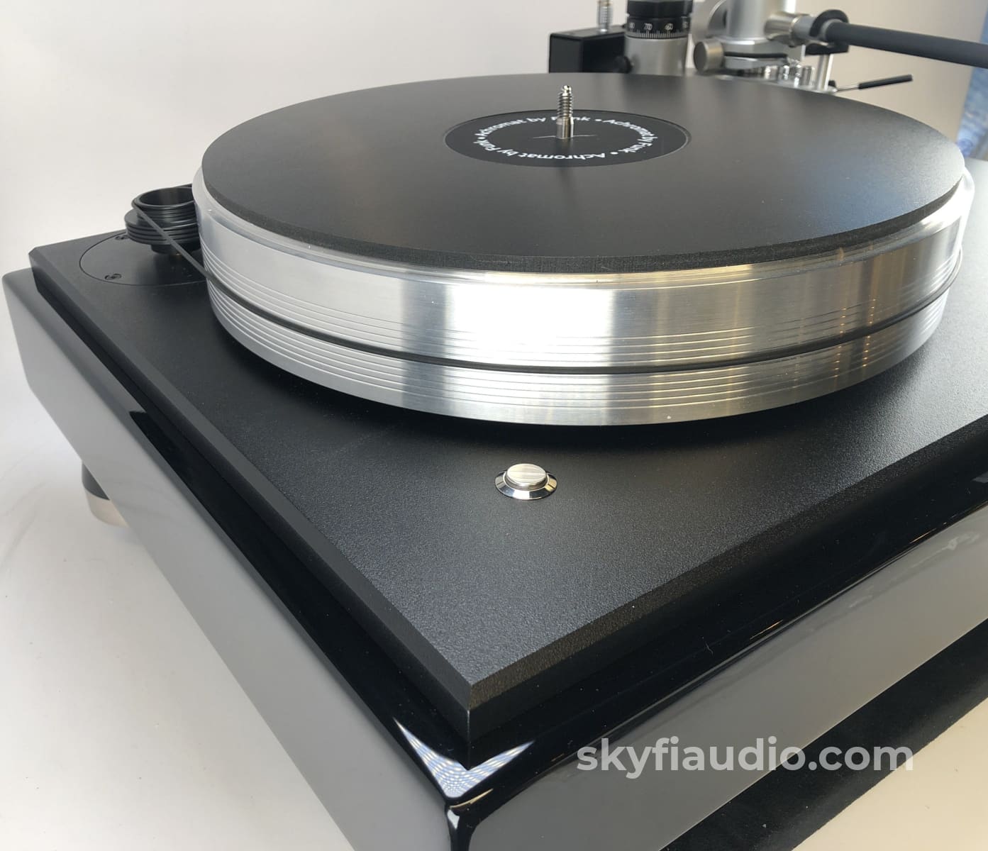 Vpi Classic 3 Turntable - With Jwm Memorial Arm And New Vpi/Grado Gold Cartridge