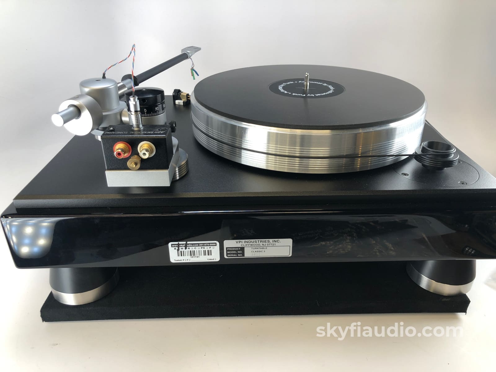 Vpi Classic 3 Turntable - With Jwm Memorial Arm And New Vpi/Grado Gold Cartridge