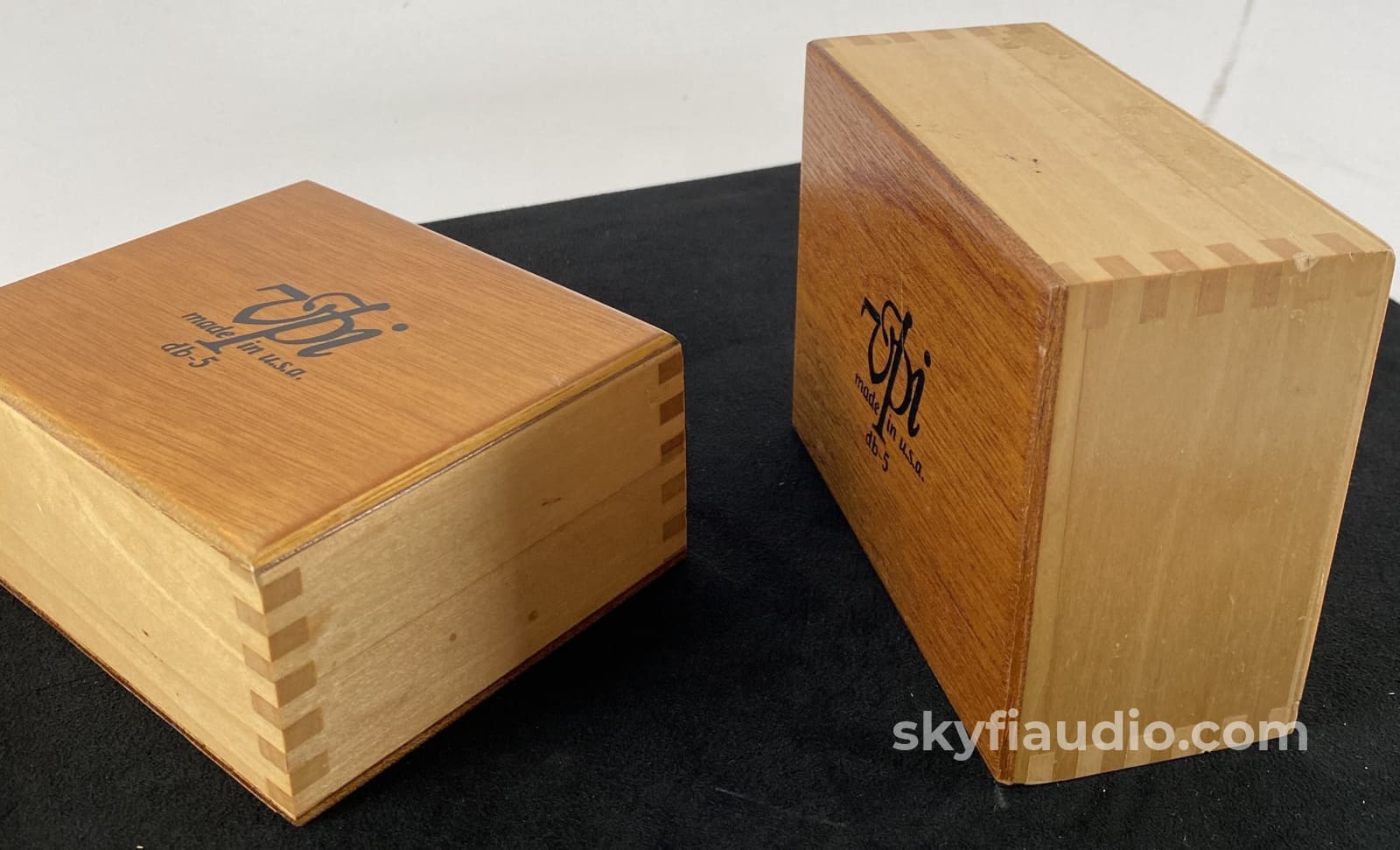 Vpi Db-5 Magic Bricks Set Of 2 Accessory