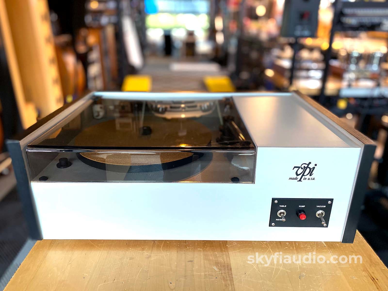 Vpi Hw-17F Record Cleaning Machine With Pump Accessory