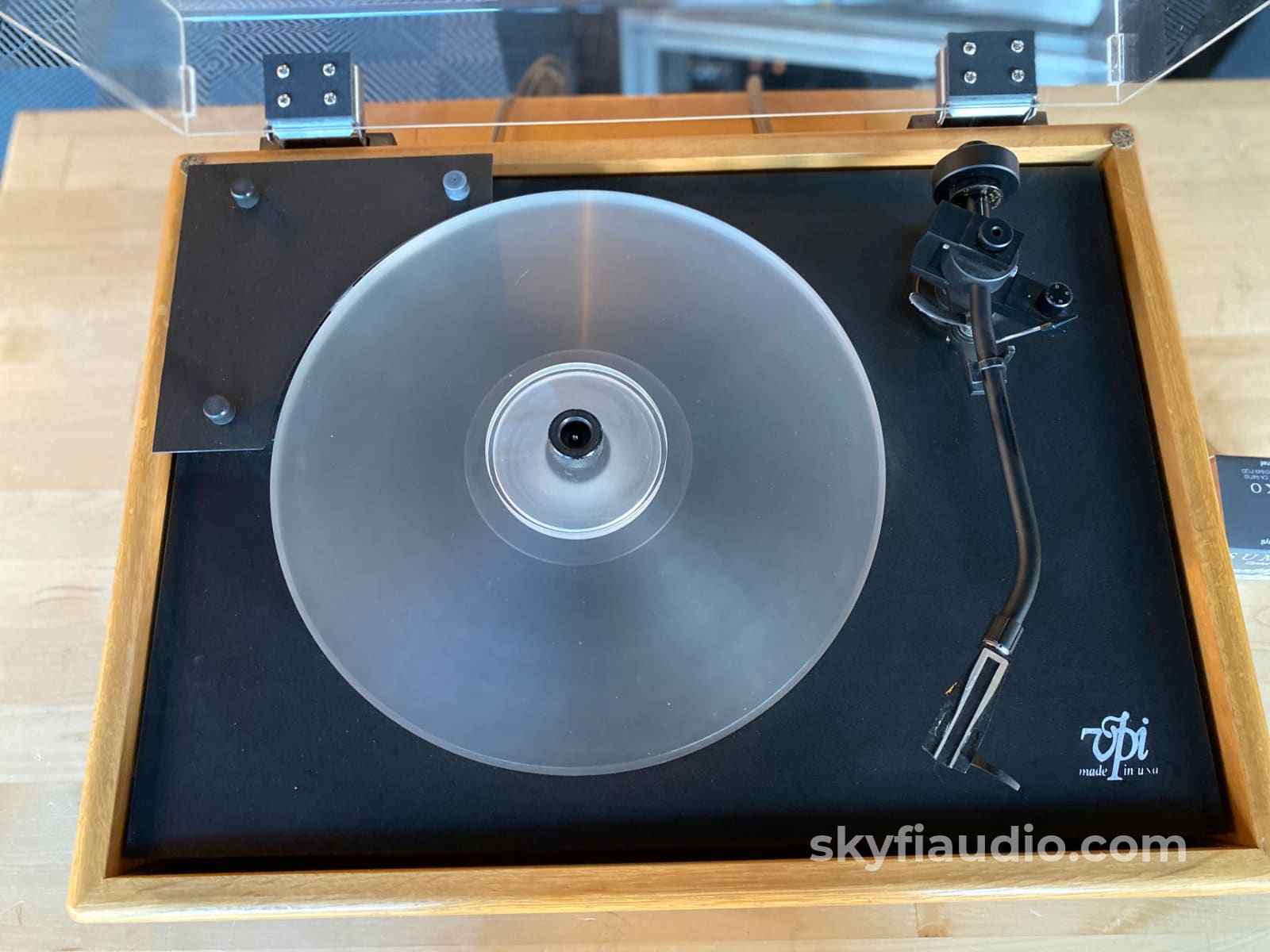 Vpi Hw-19 Vintage Turntable With New Sumiko Cartridge