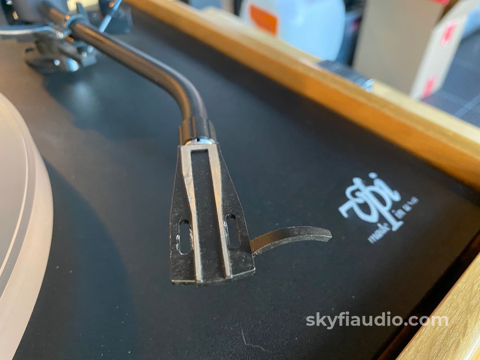 Vpi Hw-19 Vintage Turntable With New Sumiko Cartridge