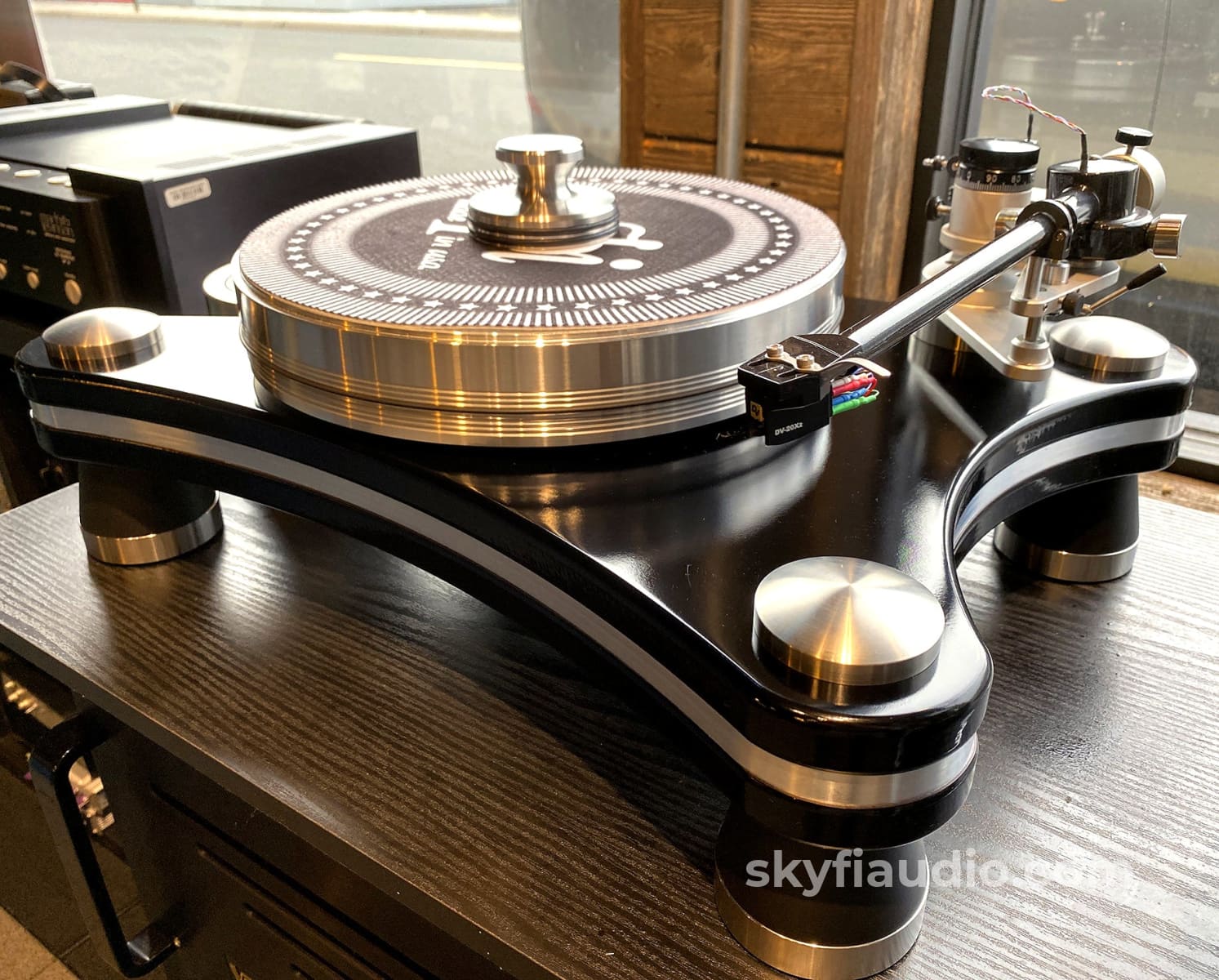 Vpi Prime Signature Turntable With Jmw Memorial Tonearm And New Sumiko Cartridge