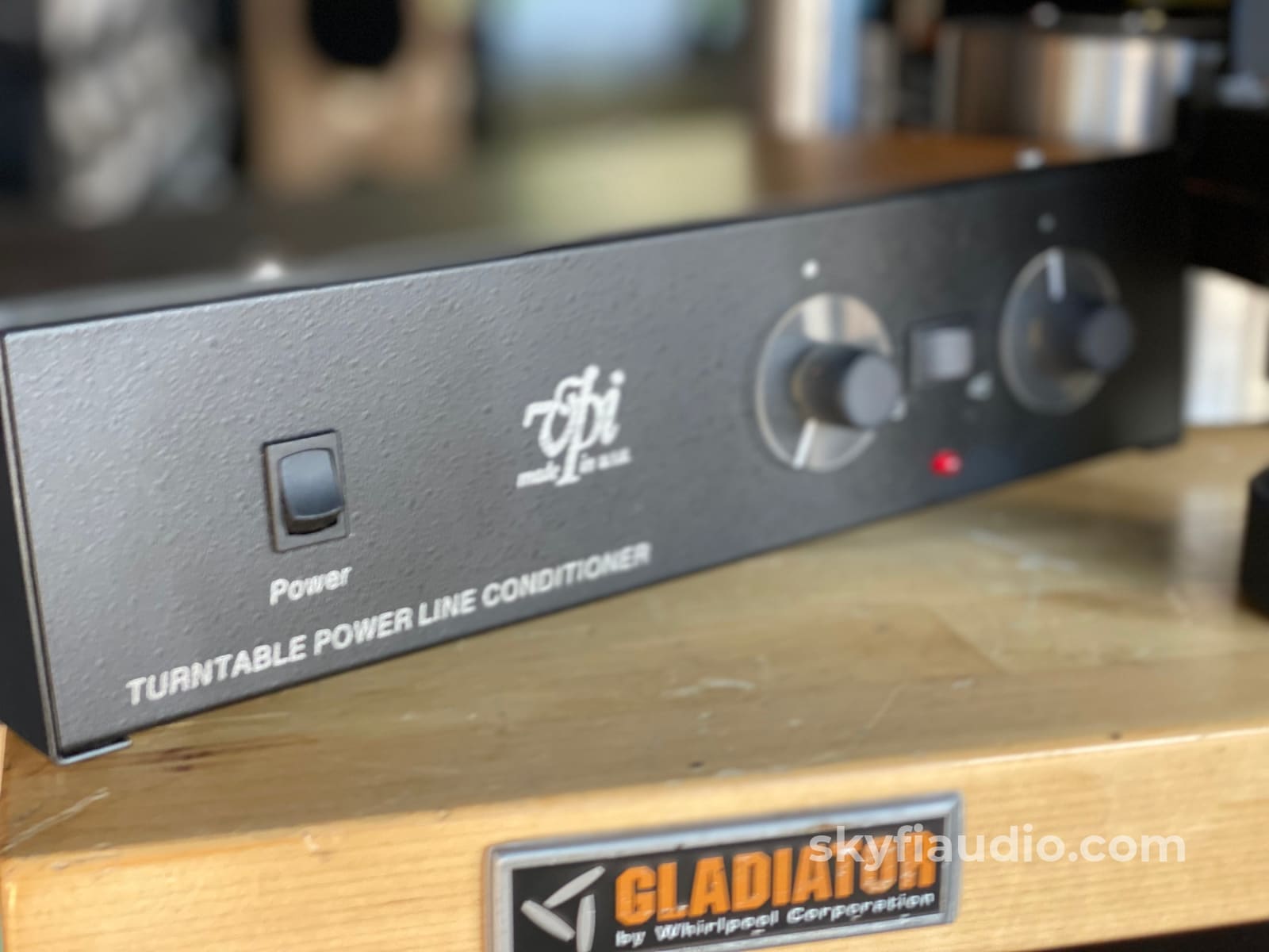 Vpi Tnt Vintage Turntable With Tangential Arm