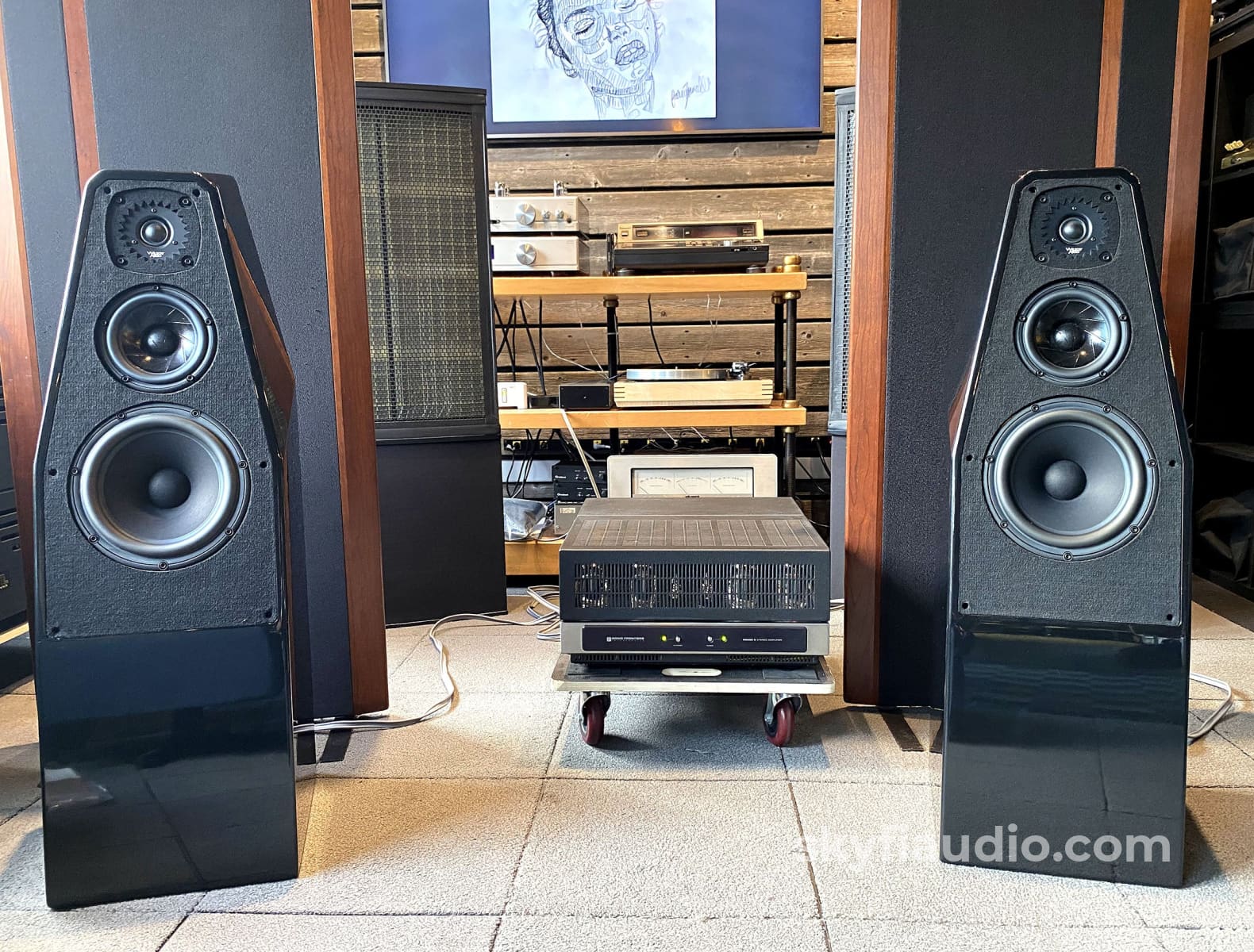 Wilson Audio Sabrina Speakers In Gloss Black