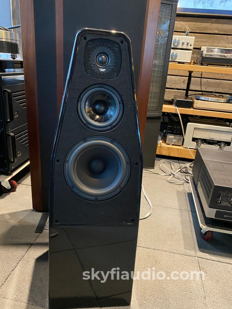 Wilson Audio Sabrina Speakers In Gloss Black