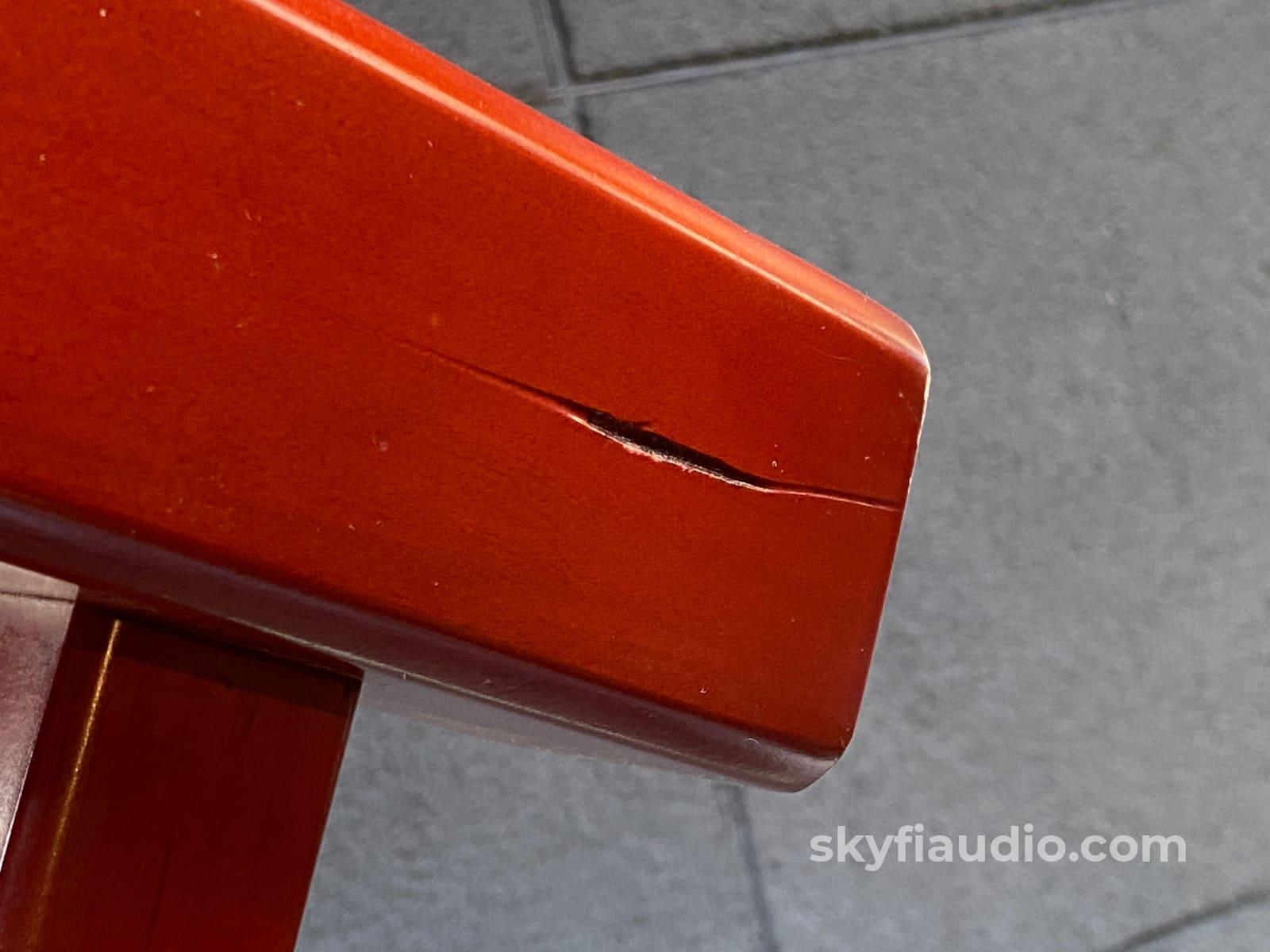 Zoethecus 3 Shelf Rack In Dark Red Wood With Spikes Accessory