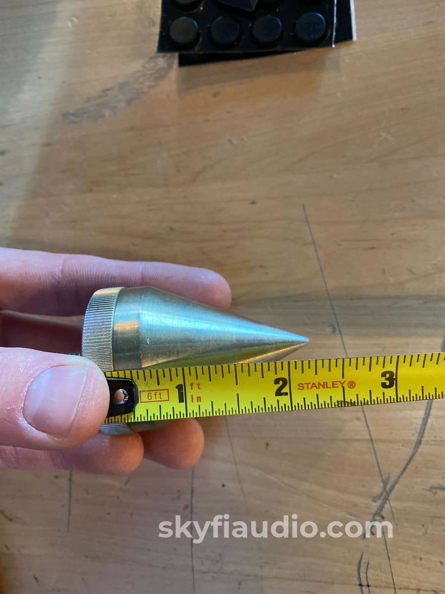 Zoethecus 3 Shelf Rack In Dark Red Wood With Spikes Accessory