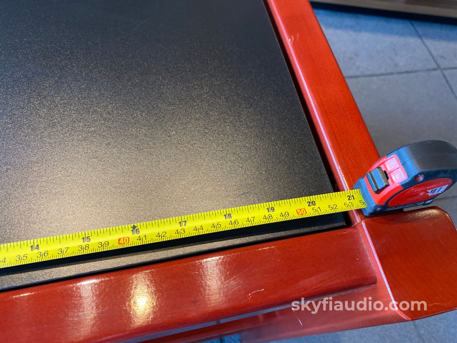 Zoethecus 3 Shelf Rack In Dark Red Wood With Spikes Accessory