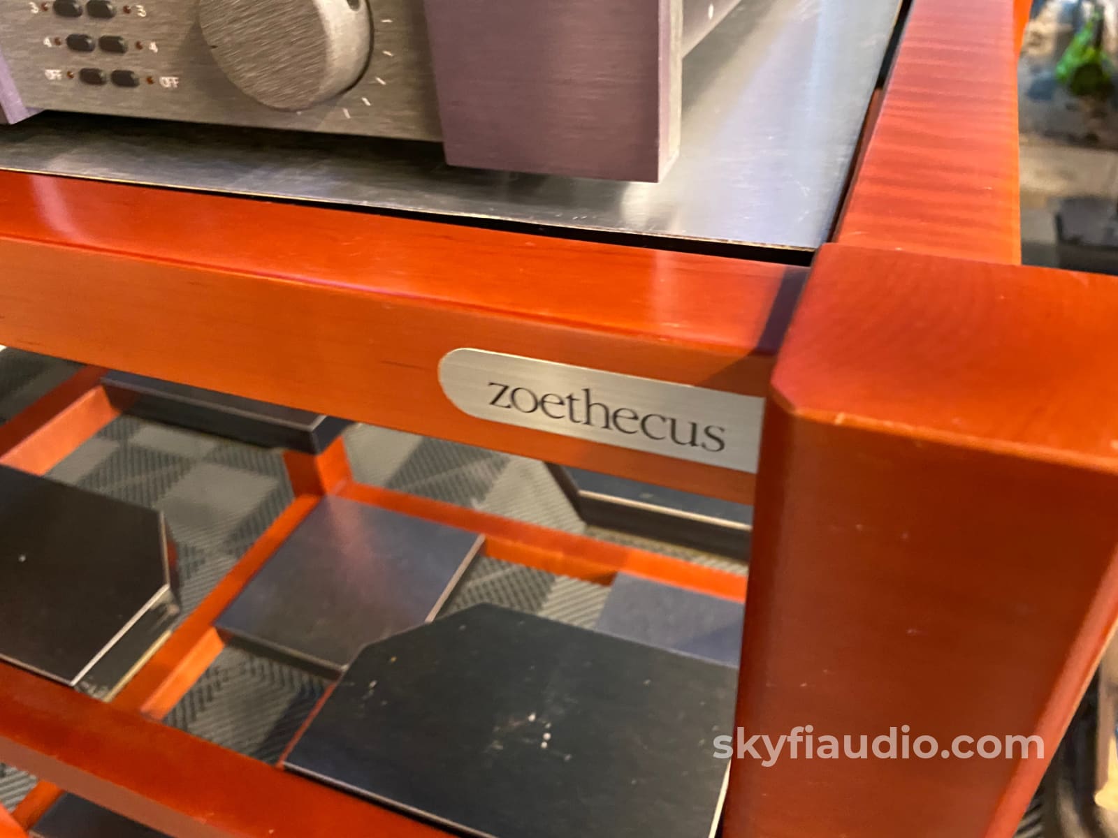 Zoethecus Four Shelf Isolating Audio Rack (40) With Z-Slab Accessory