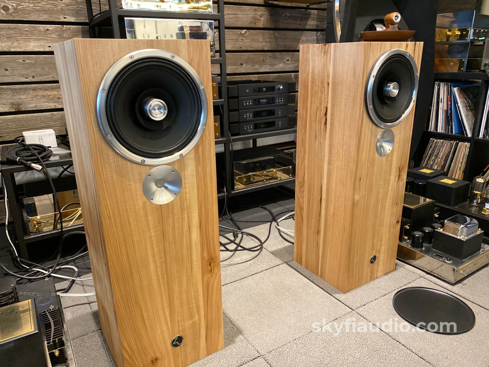 Zu Audio Omen Dirty Weekend In Rustic Hickory Speakers