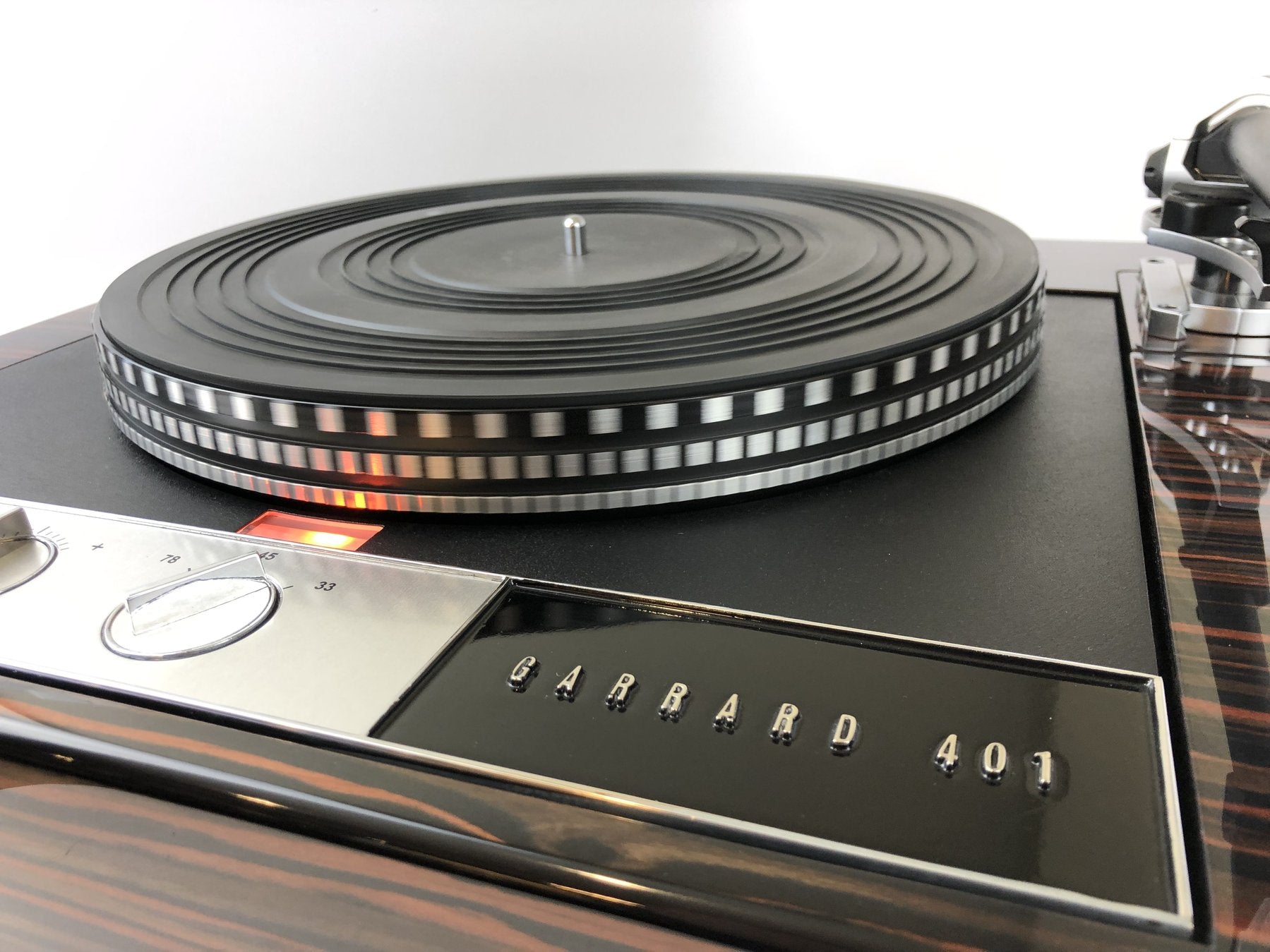 "Audio Time Machine: The Garrard 401 Spins Again"