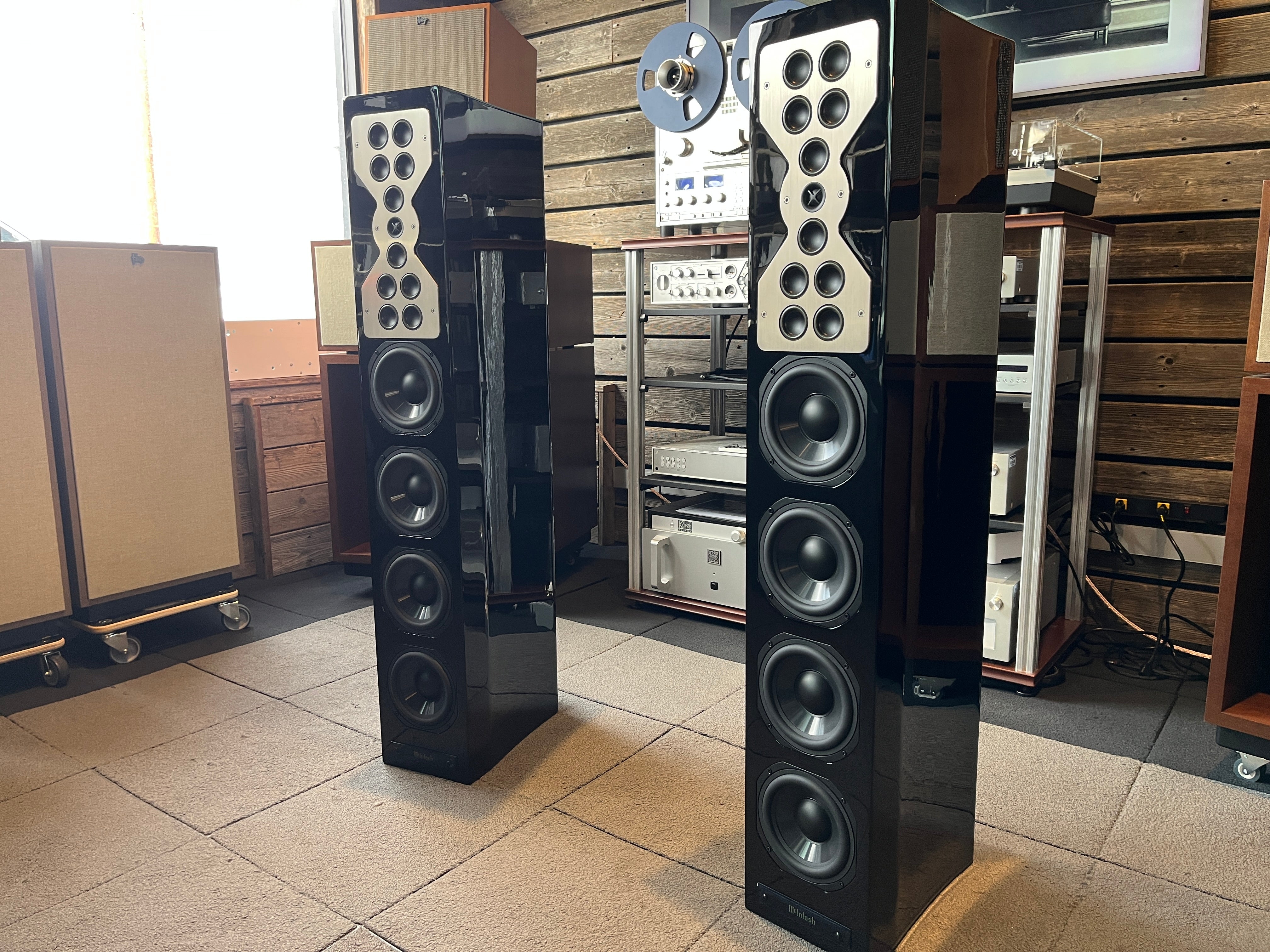 McIntosh XR100 Floorstanding Speakers - Pre-Loved