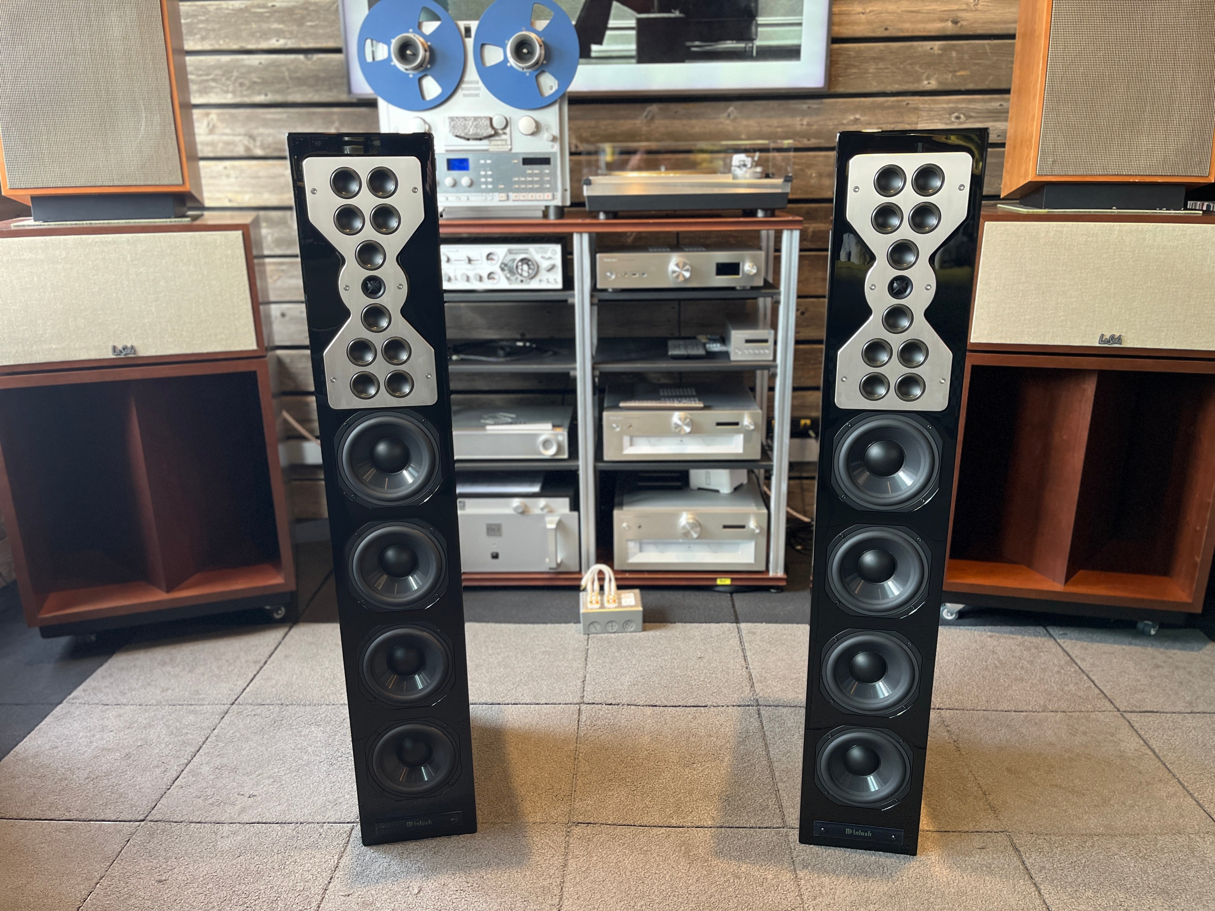 McIntosh XR100 Floorstanding Speakers - Pre-Loved