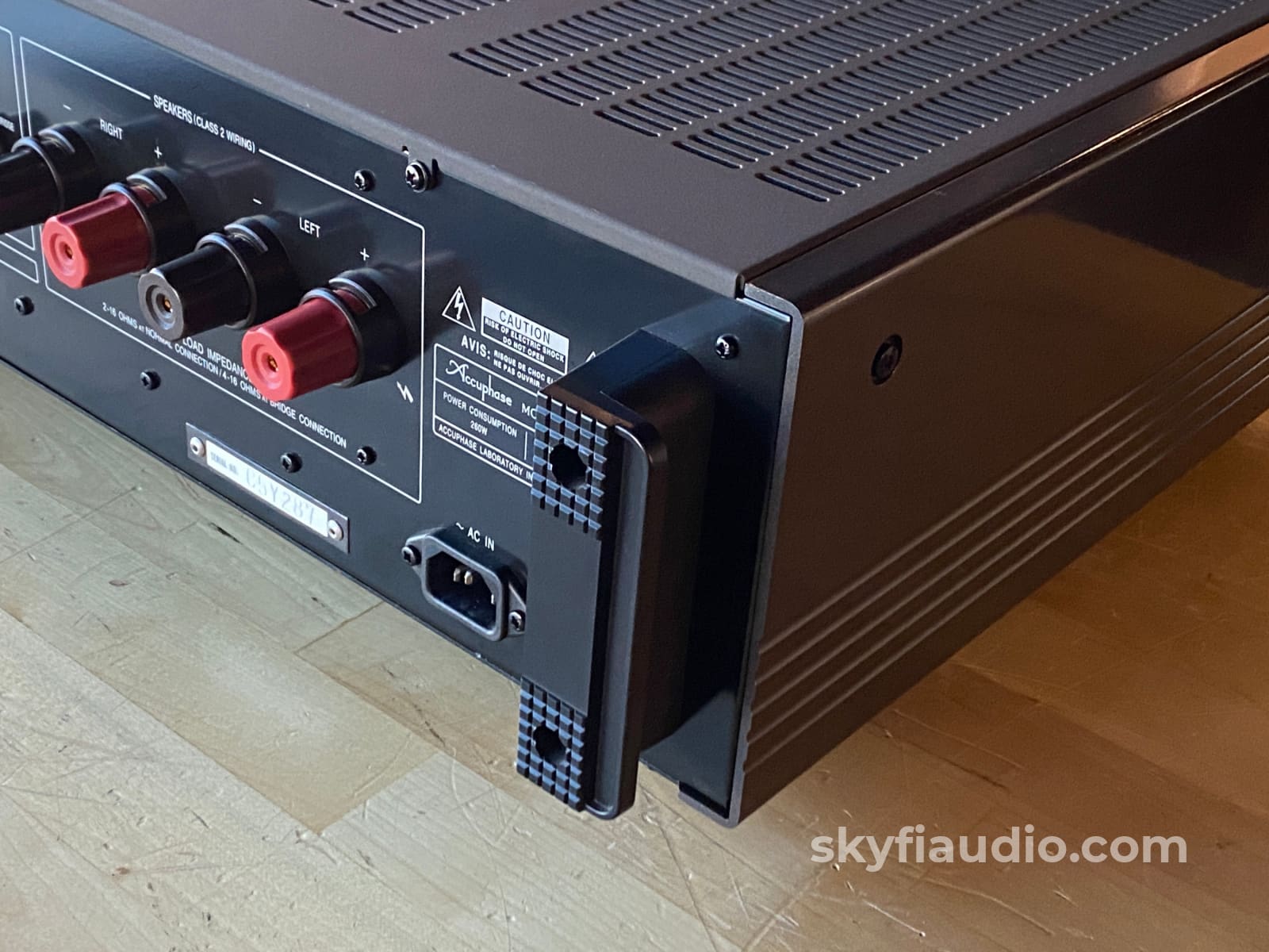 Accuphase A-30 Solid State CLASS-A Amplifier