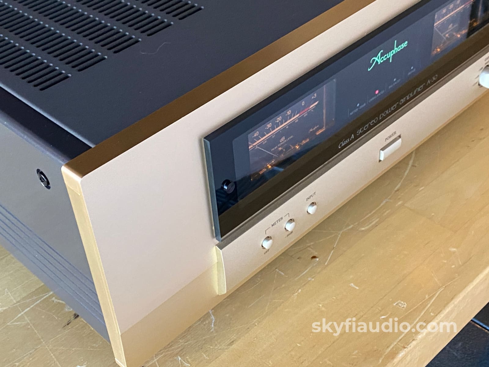 Accuphase A-30 Solid State CLASS-A Amplifier