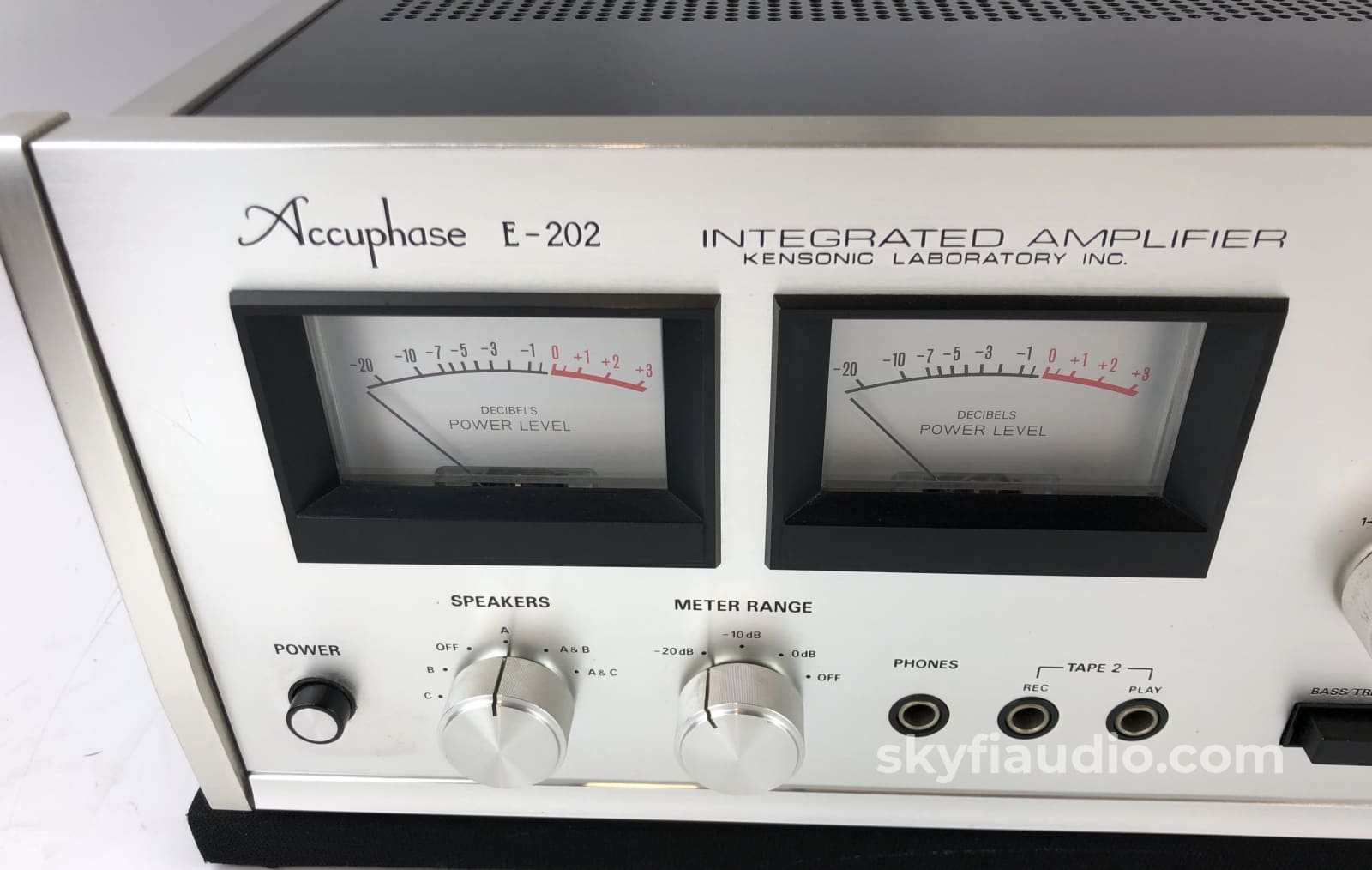 Accuphase E-202 Integrated Amplifier With Meters - Wow!