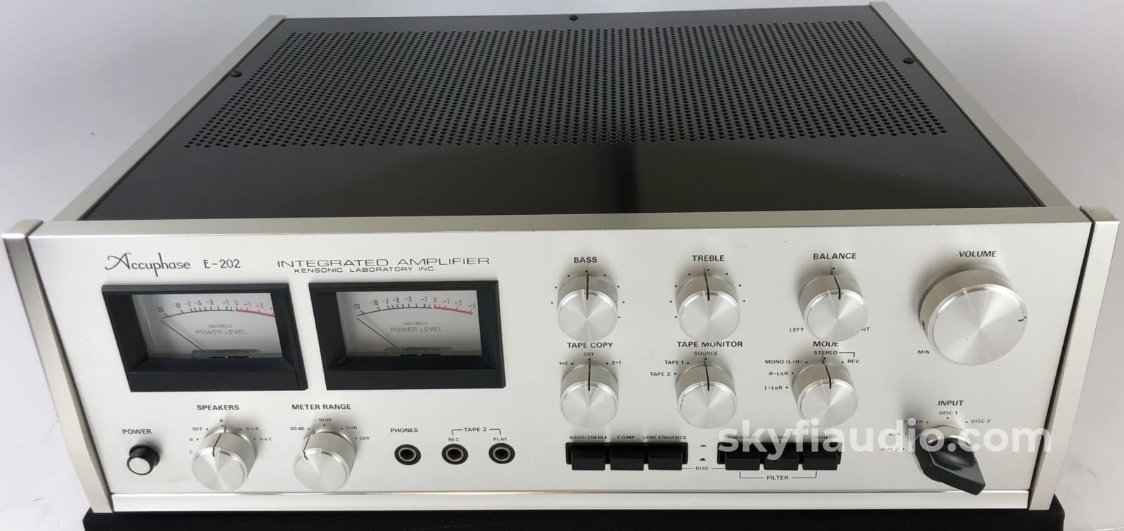 Accuphase E-202 Integrated Amplifier with Meters - WOW!