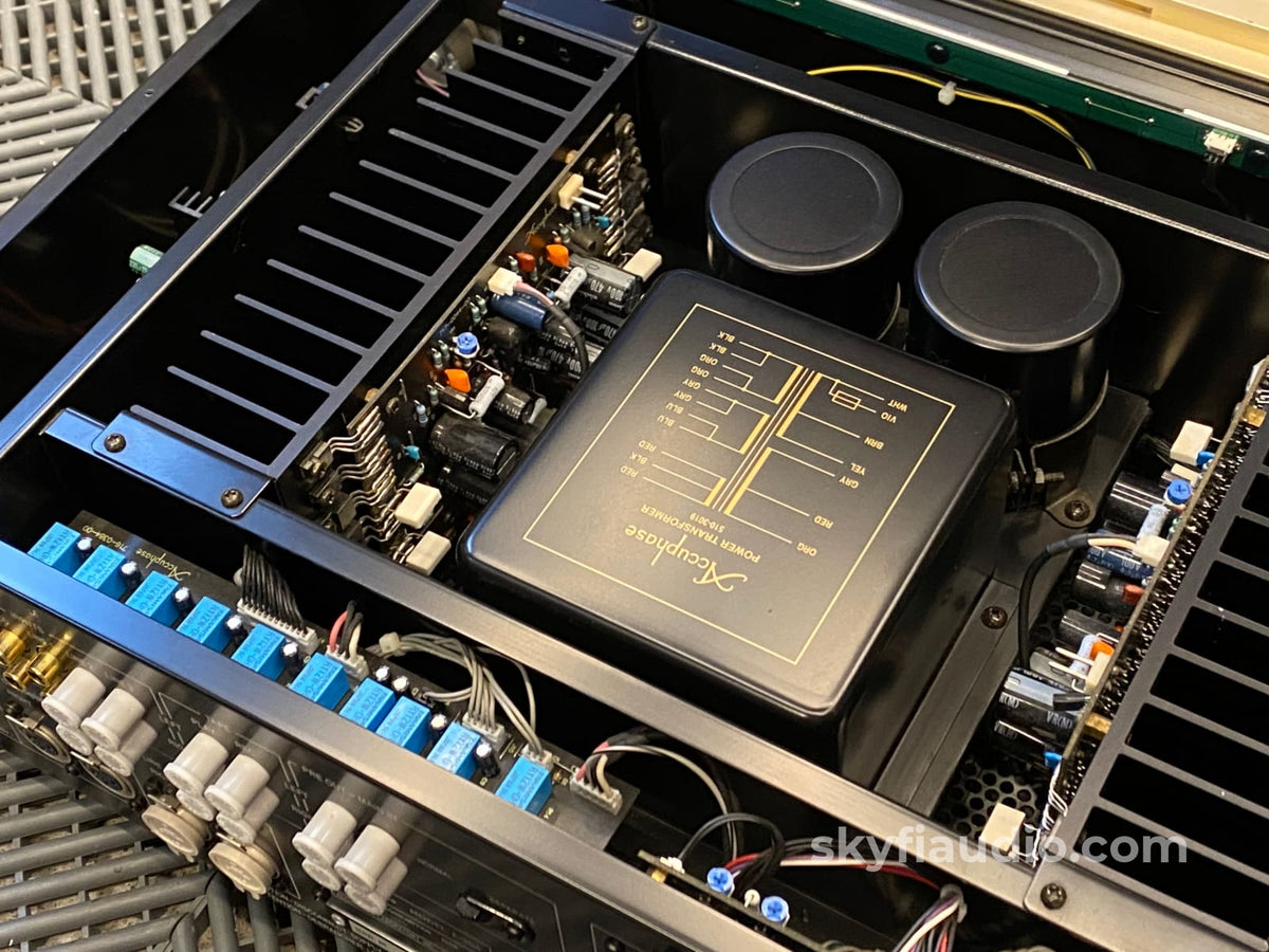 Accuphase E-306 Integrated Amplifier - 100 Wpc Made In Japan