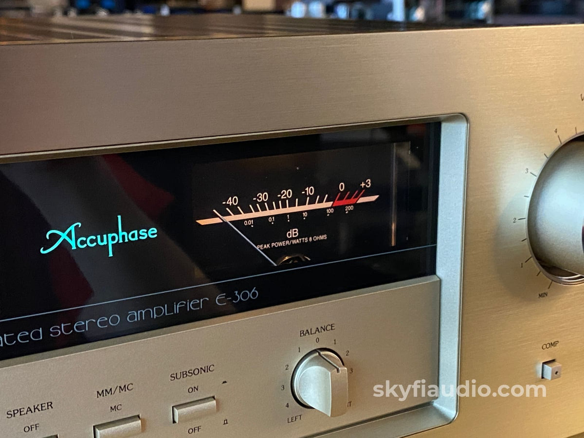 Accuphase E-306 Integrated Amplifier - 100 Wpc Made In Japan