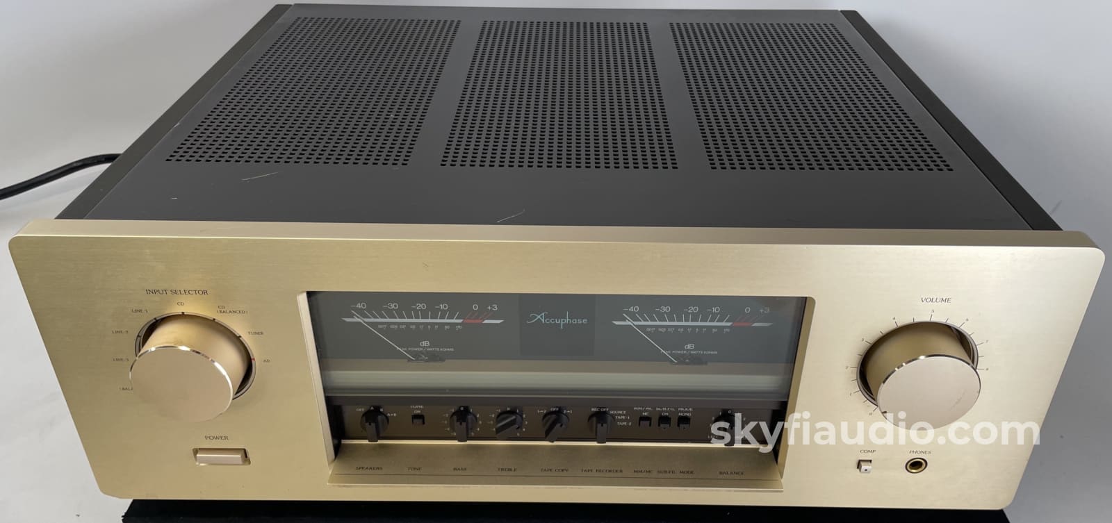 Accuphase E-406 Integrated Amplifier W/Phono And Balanced Connections