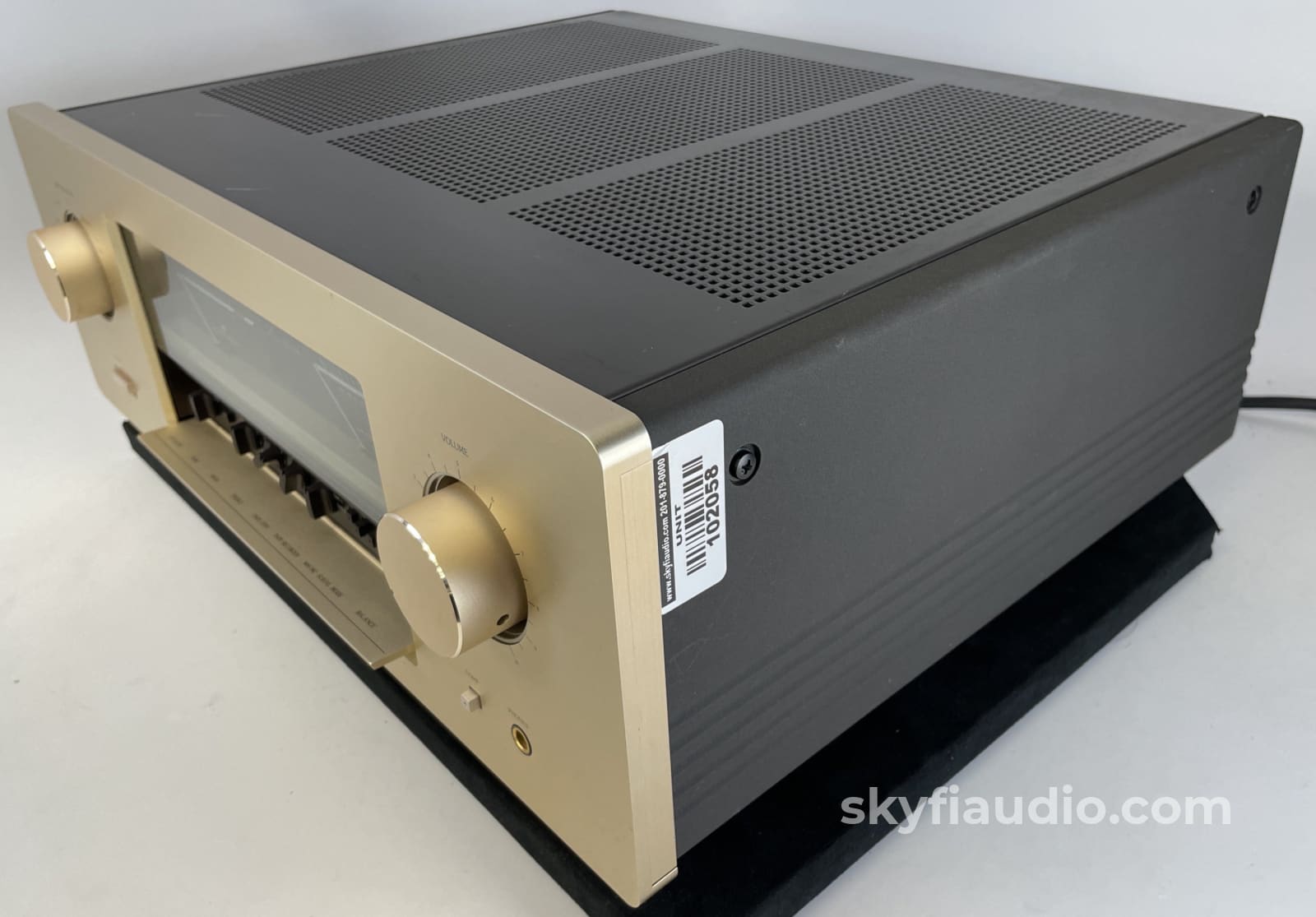 Accuphase E-406 Integrated Amplifier W/Phono And Balanced Connections