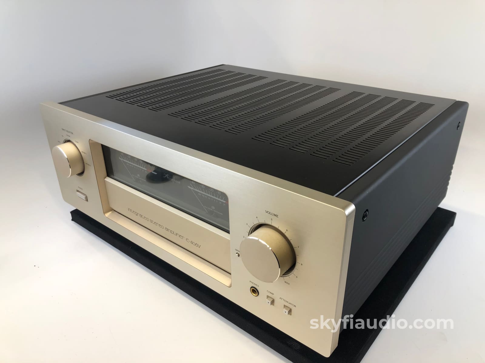 Accuphase E-406V Integrated Amplifier