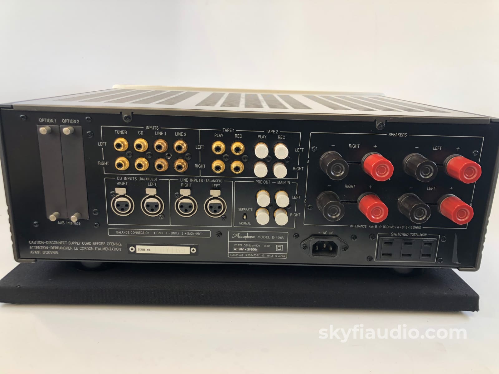 Accuphase E-406V Integrated Amplifier