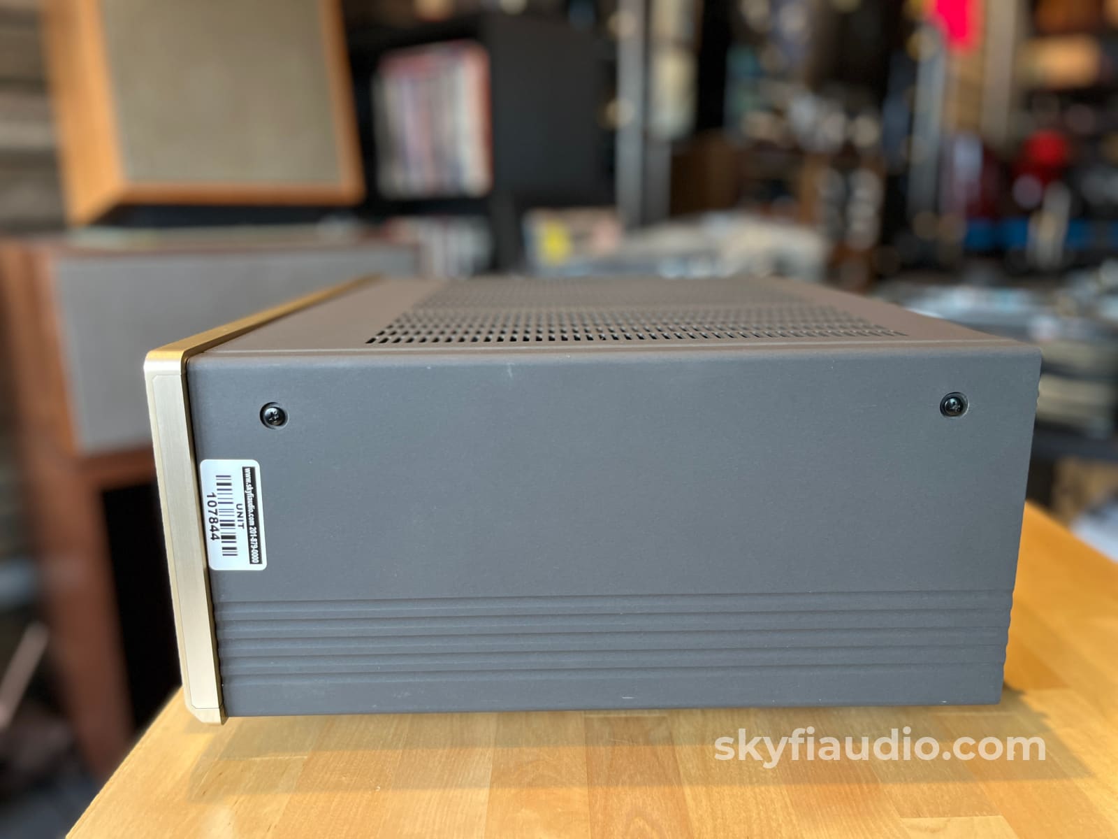 Accuphase E-530 Class A Integrated Amplifier - W/ Remote - CD + Digital
