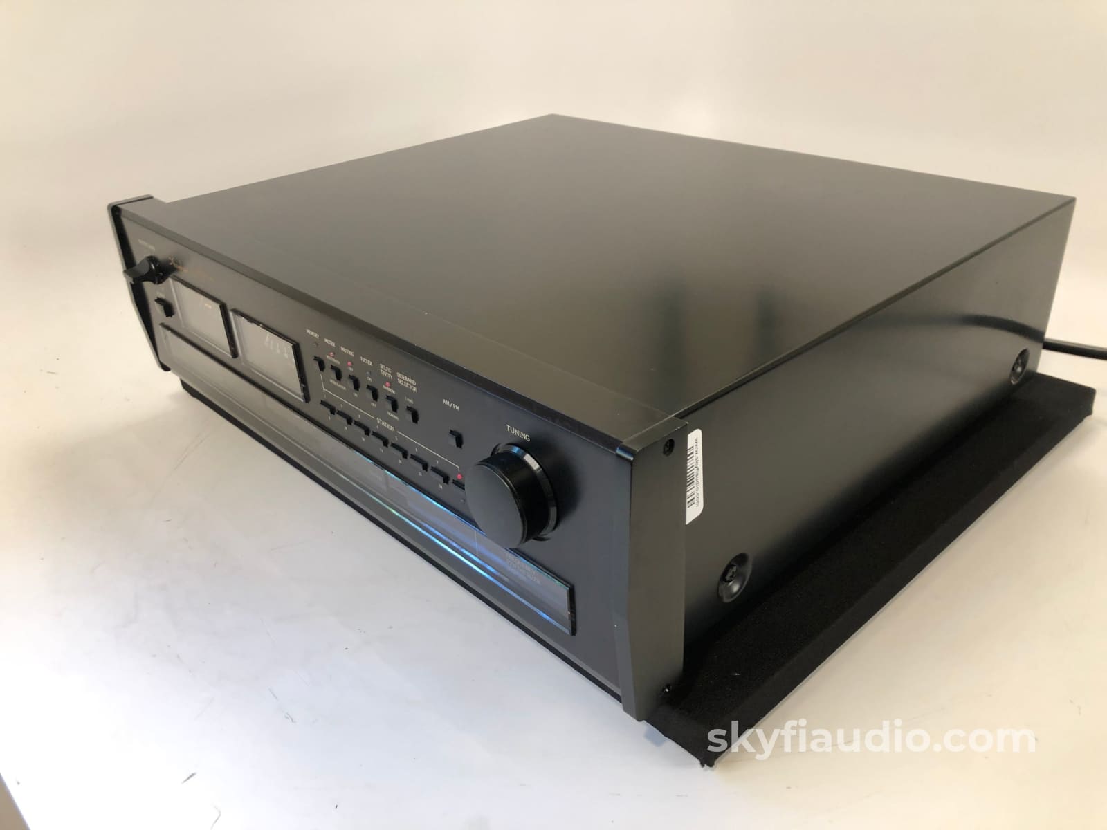 Accuphase T-106 Digital AM-FM Stereo Tuner