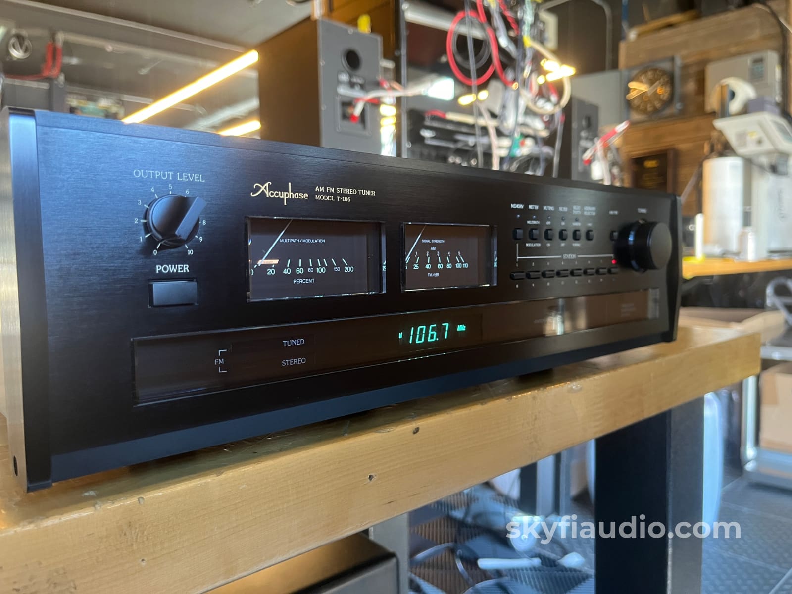 Accuphase T-106 Tuner [Fm Only No Am]