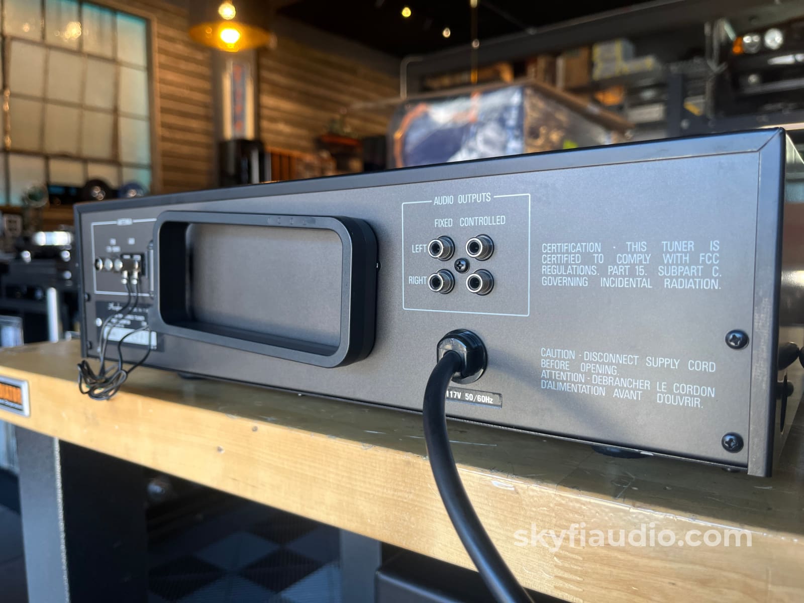 Accuphase T-106 Vintage Tuner